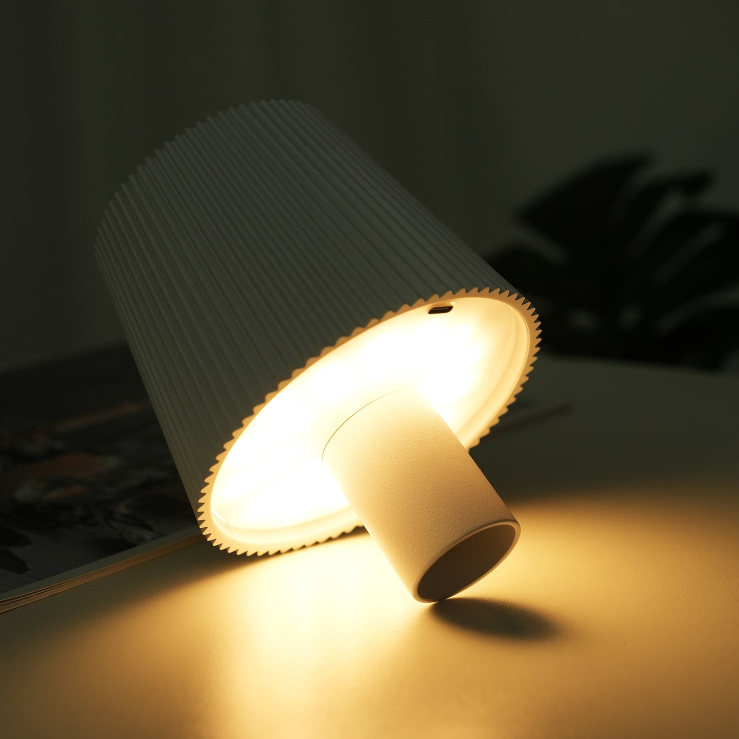 5W LED Rechargeable Desk Lamp 1500-6500K IP54 Waterproof 10-100% Adjustable Brightness Wireless Touch Sensor Table Lamp For Family Restaurant Bar White